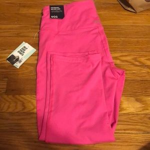 DSG women’s leggings size medium. High rise capri